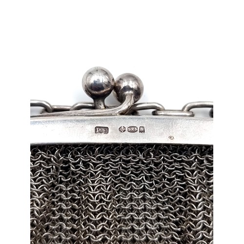 519 - A beautiful large sterling silver mesh antique evening bag. Hallmark indistinct. Dimensions of bag: ... 