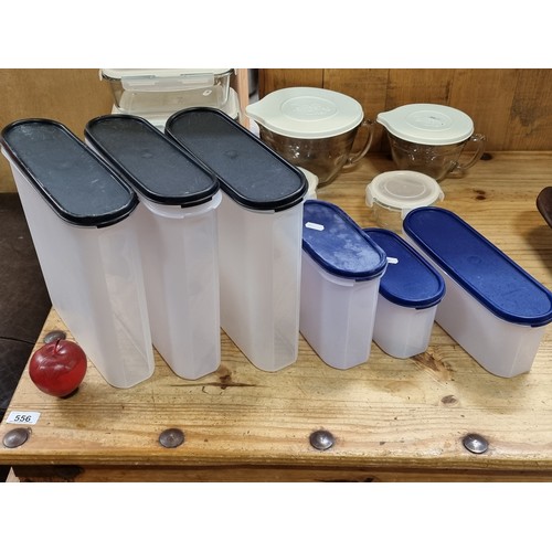 554 - A large selection of twenty-two food storage containers. Including some excellent, heavy duty exampl... 