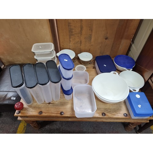 554 - A large selection of twenty-two food storage containers. Including some excellent, heavy duty exampl... 