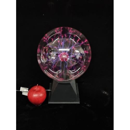 138 - A super fun 8 inch plasma lamp, in working condition. Amazing colours and when you touch it the elec... 