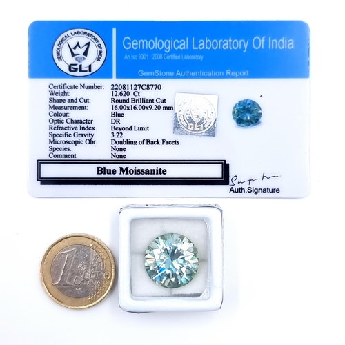 41 - A beautiful round brilliant cut Ocean Blue Moissanite stone of 12.62 carats. Comes with a certificat... 