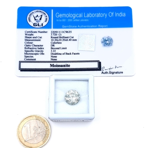 46 - A round brilliant cut white moissanite stone, of 3.72 carats. This stone has a in-dept refractive qu... 