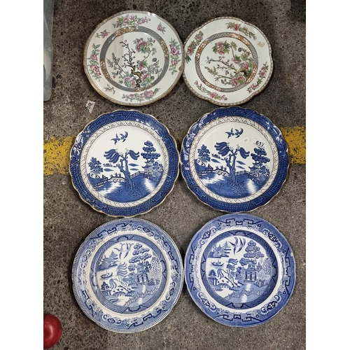 617 - A selection of six nineteenth century Victorian dinner plates, including two lovely Willow pattern e... 