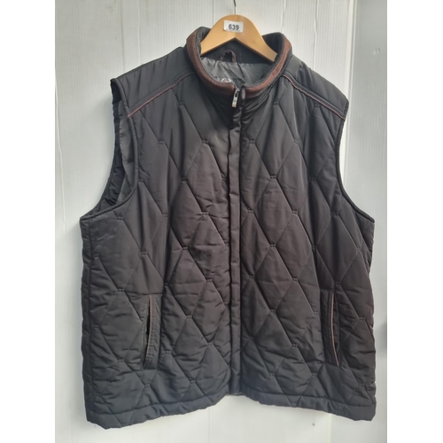 639 - A lovely Camillo Menswear quilted gilet, to fit a size XL . In very good order.