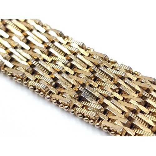 1 - Star Lot: A very beautiful vintage 18 carat Gold (stamped) mesh design bracelet, set with an intrica... 