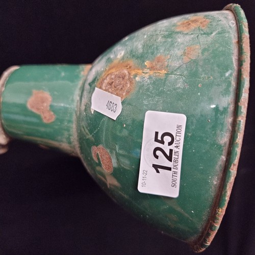 125 - A fantastic vintage wall mountable, articulated  machinist lamp with a green enamel shade. Lovely ag... 