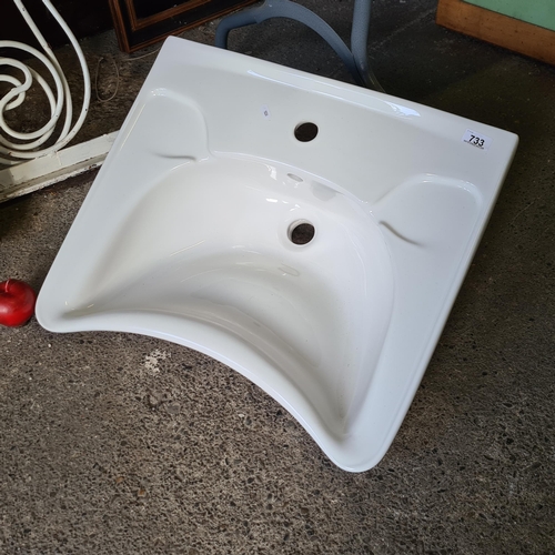 733 - A brand new very practical ceramic hair washing basin with a concave feature for easier access, idea... 