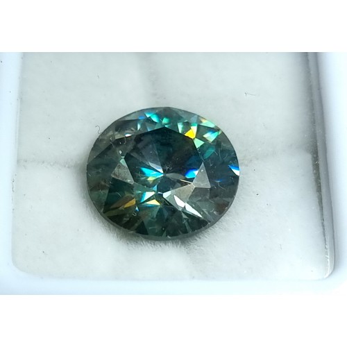 448 - A brilliant Blue Moissanite round cut stone, of 5.84 carats. Comes with a certificate of authenticit... 