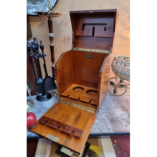 354 - A handsome, wooden advertising drinks chest. For J&F Martell Cognac. Complete with signed brass plat... 