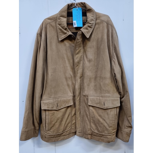 390 - A high quality Timberland leatherware men's jacket in the size XL. A heavy quality and well made pie... 