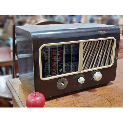 755 - A good example of a vintage radio by Vidor, circa 1950s, made in Great Britain.