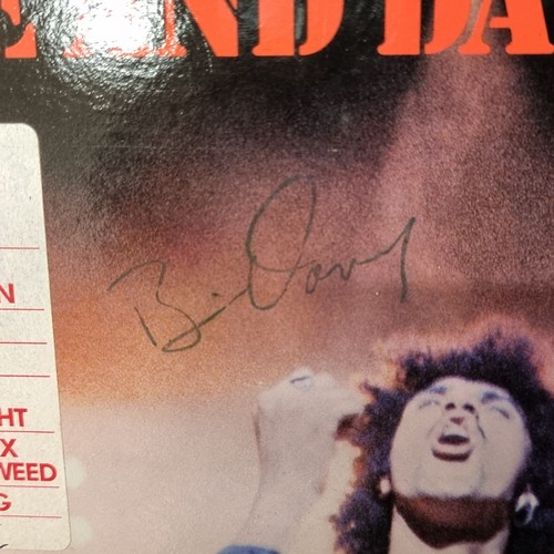 269 - StarLot : A signed 2-record set of the 'Live and Dangerous' album released in 1978, by the famous Ir... 