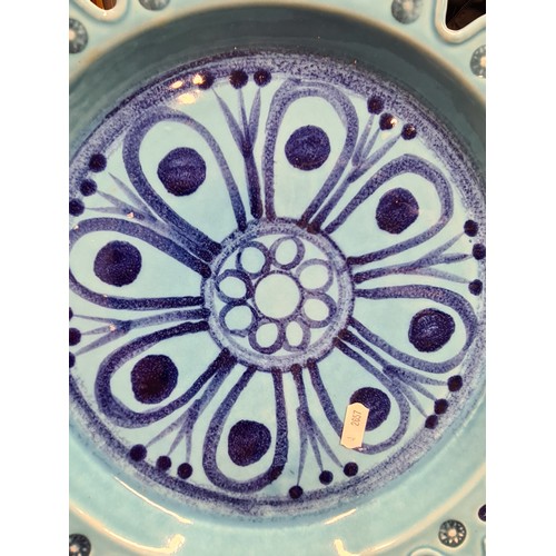 117 - Star lot : A beautiful, Very large plate designed by acclaimed Irish maker John Ffrench, for Arklow ... 