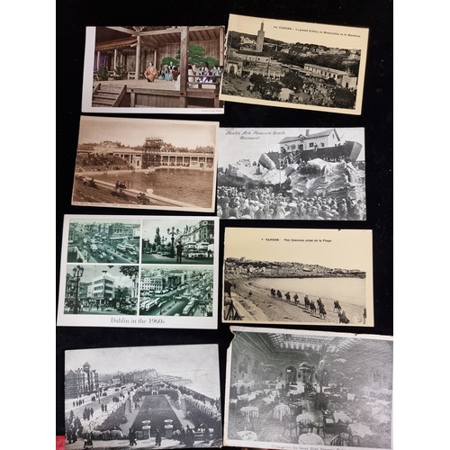 15 - A super collection of postcards, in both colour and black and white. Postcards are ranging from the ... 