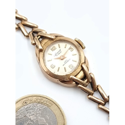 28 - A very fine 9 carat Gold Accurst 21 jewel ladies wristwatch, featuring a beautiful vintage link desi... 