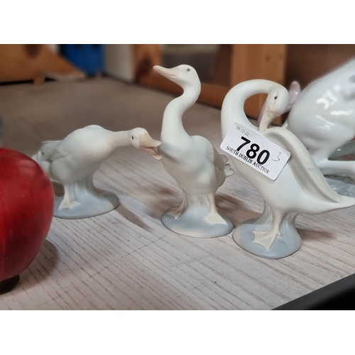 780 - Three porcelain, handmade Lladró figures of graceful geese in a matte finish. In very good condition... 