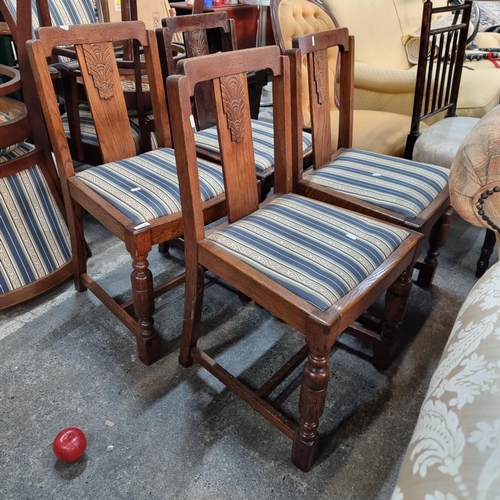 788 - Four charming and very attractive 1930s Oak chairs, with distinctly turned legs and a central splat ... 