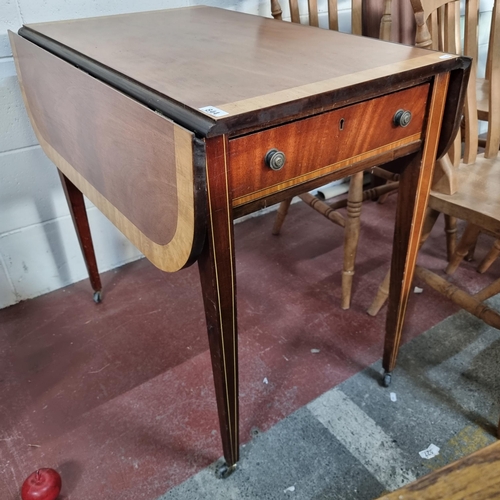 844 - An Edwardian nice dropleaf table with tapered legs on castors and inlay border to top. A little nice... 