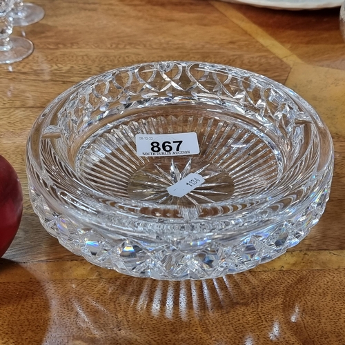 867 - A beautiful, extremely heavy Waterford Crystal ashtray in the Kerry pattern. D18cm. With acid mark t... 