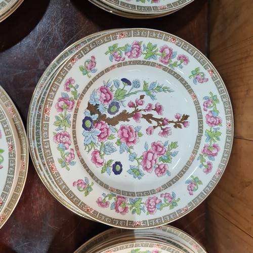 746 - A very pretty collection Arklow Pottery consisting of 24 pieces of porcelain tableware including pla... 