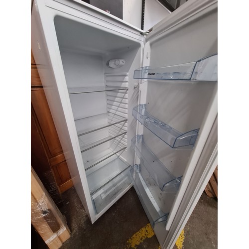 910 - A Hisense fridge in good condition. Model B-L374