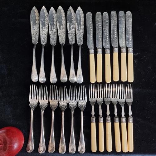 97 - A lovely collection of vintage silver plated cutlery, comprising of knives, forks and fish serving k... 