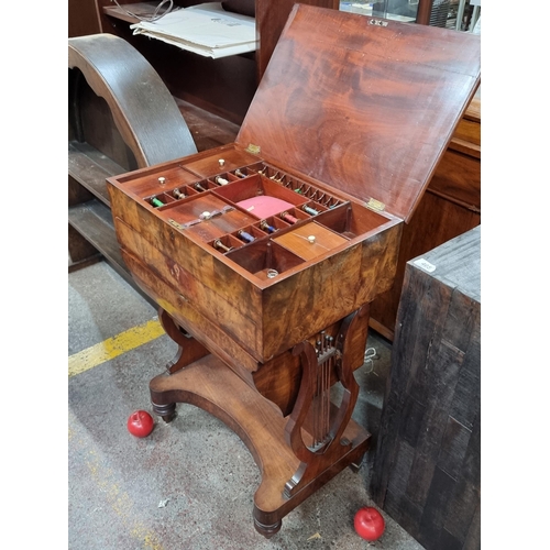 464 - Star lot :  A magnificent Georgian work table in burl walnut. Featuring a hinged top with beautiful ... 