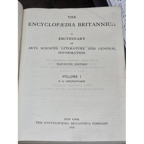 478 - A complete collection of the antique 'Encyclopaedia Britannica Eleventh Edition', including all twen... 