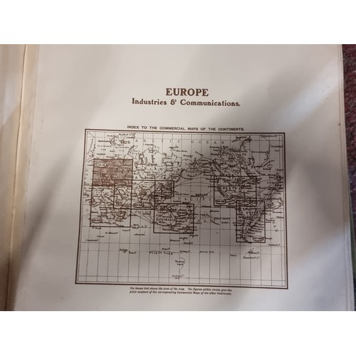 654 - An amazing late Victorian hardback copy of 'The Harmsworth Atlas and Gazetteer' with over five hundr... 