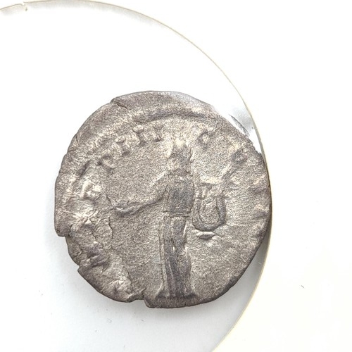 752 - An ancient Roman Septimus Severus Denar 193-211 AD coin, very fine.