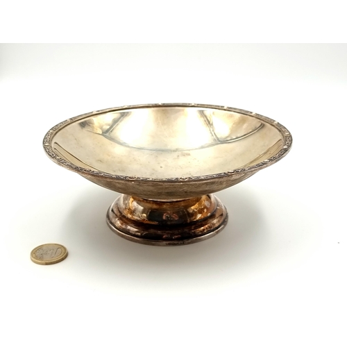 2 - Star Lot: A rare antique Irish silver Tazza dish, featuring a graduated stemmed base, a cylindrical ... 