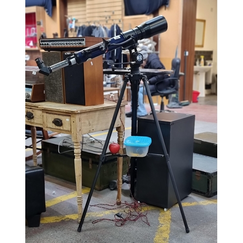 490 - A Bresser achromatic refractor telescope f=700mm/d=70mm. Includes a  additional parts such as a H20m... 