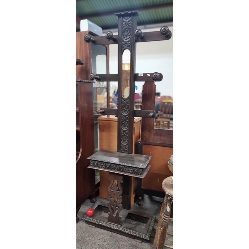 500 - A very handsome Victorian hallstand with multiple coat and hat hanging pegs (8 in total) with a comp... 