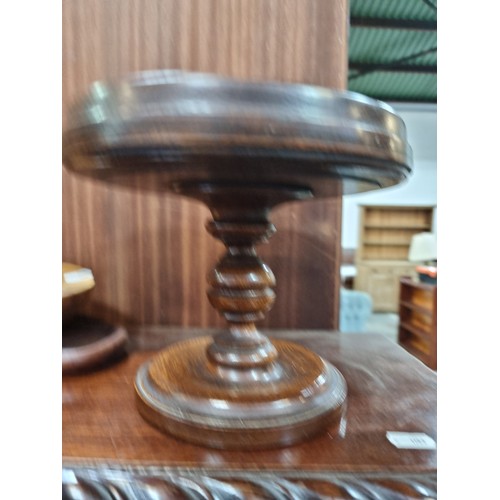 497 - A very early Georgian hand turned carved wooden pedestal stand. With turned stem and felt base for g... 