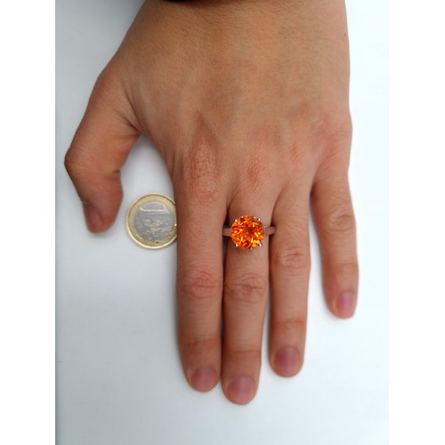 597 - A high quality Amber stone hallmarked sterling silver ring, ring size: S. Weight: 4 grams. New, old ... 