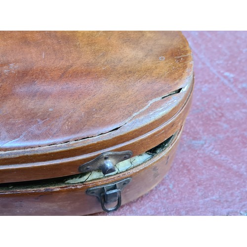 291 - A very handsome bentwood violin case. With olive green velvet lining. Containing a copper hunting ho... 