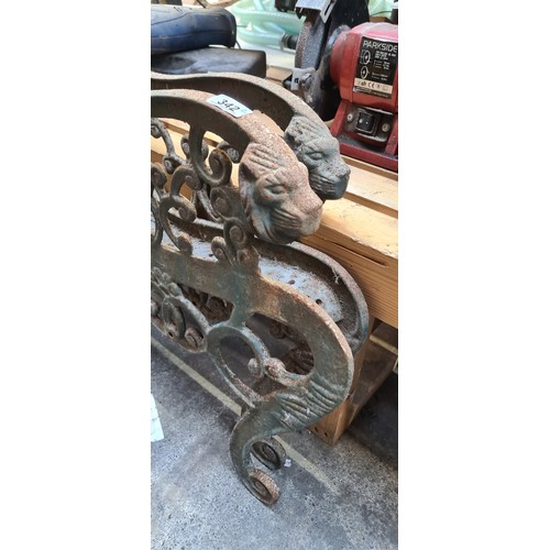 342 - A pair of fabulous Victorian very heavy, cast iron outdoor bench ends with beautiful scroll motif th... 