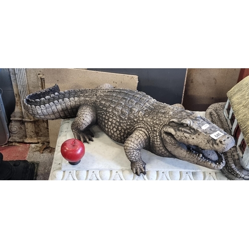 646 - A fabulous garden decoration in the form of a very alert, very watchful crocodile! A heavy, high qua... 