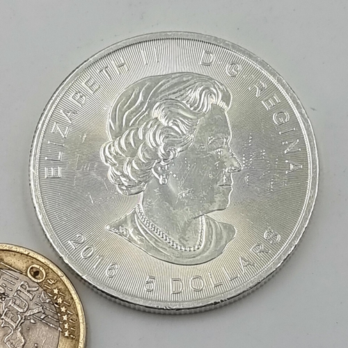 845 - A Queen Elizabeth Canadian one ounce fine silver one dollar coin, dated 2016. In mint condition.