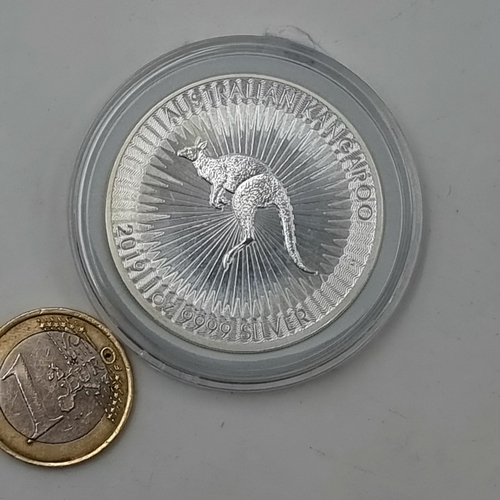 851 - An Australian One dollar one ounce fine silver coin, dated 2019. In mint condition.