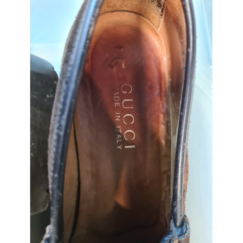 89 - Star Lot : A pair of genuine suede leather ladies shoes by designer Gucci in a size 39.5. A very sty... 