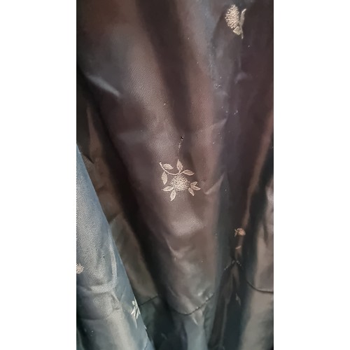 134 - Star lot : A wonderful women's full length genuine fur coat with beautiful lining to interior with d... 