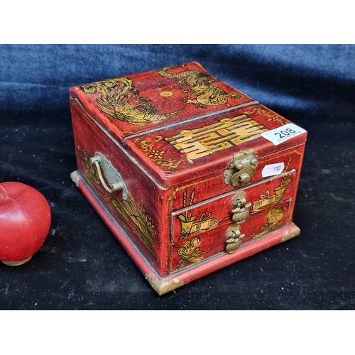 208 - A very lovely vintage Chinese jewellery box. A charming item with folding vanity mirror. Decorated w... 