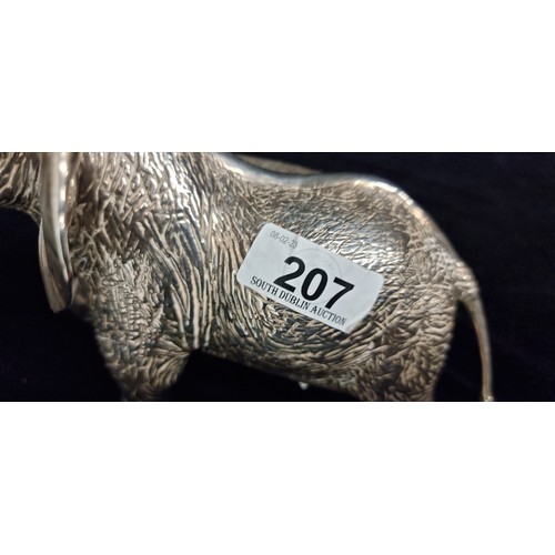 207 - Star lot : A magnificent pure silver clad African Elephant. Signed to the base ''d'Argent 999''. Thi... 