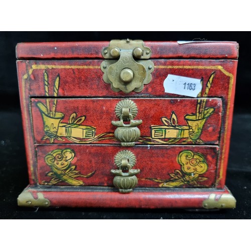 208 - A very lovely vintage Chinese jewellery box. A charming item with folding vanity mirror. Decorated w... 