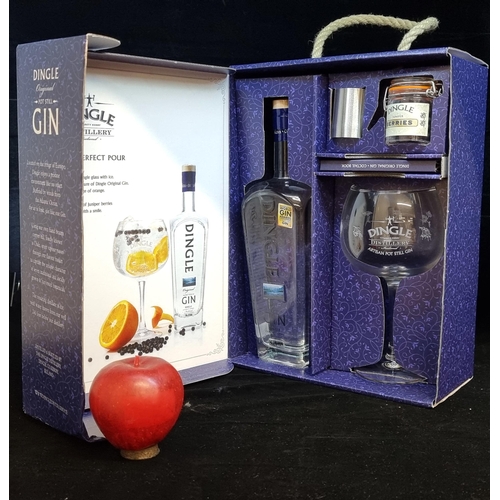 527 - A fabulous Dingle Original Pot Still Gin presentation gift set. Including a 70cl sealed bottle of th... 