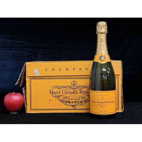 570 - Star lot : A branded box of six sealed bottles of Veuve Clicquot Ponsardin Champagne. Each a 75cl bo... 