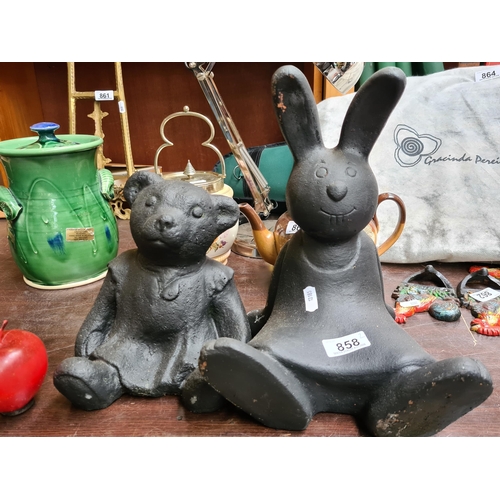 858 - A lovely fun and playful pair of heavy garden ornaments in the form of a sweet teddy bear and a recl... 