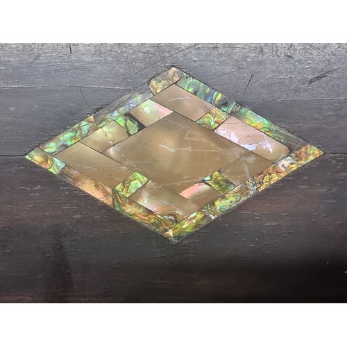 234 - A beautiful Victorian exotic wood work box with stunning abalone shell cartouche and escutcheon. Wit... 