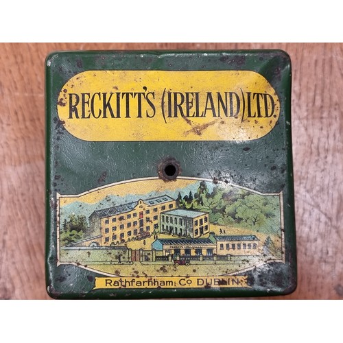 107 - Star lot : A fabulous 100% original Reckitt's (IRELAND) Ltd string box. This wonderful example has a... 